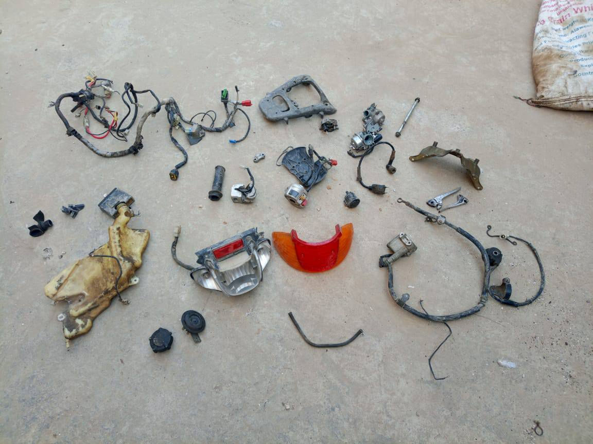 غراض عصفوريه بلاديات زائد شاصي للبيع بغداد حي النصر ***********
