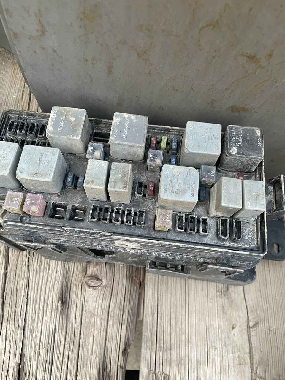 السلام عليكم باب وجاملغ شيري A5بعدهن مامشدودات وقاعده فيوزات الغراض كلش نضاف مكاني سبع ابكار ***********
