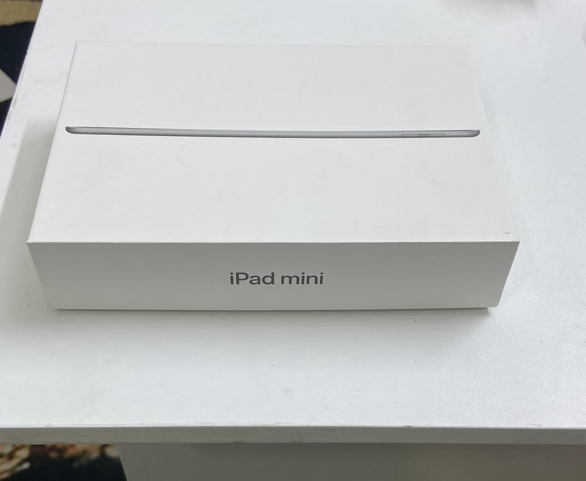 السلام عليكم ايباد مرتب لمشاهدة الافلام والتصفح والقراءة وبسعر رخيص مواصفات كاملة بل صورة 

ipad mini 2 

💾 الذاكرة: 16GB
🔋 البطارية: 68%

✨ الجهاز نظافة عالية
🖥️ الشاشة 100% 
✅ باقي الأمور كلها شغالة تمامًا:
نت – صوت – اتصال – كاميرات –  آيكلود شغال مثل متشوفون بدون أي خلل

 
جميع الملحقات كاملة
🛡️ الجهاز مضمون من كل النواحي

📍 المكان: بغداد – الزعفرانية  – نهاية الاربع شوارع 
💰 السعر: 110 وبي مجال 

📞 للتواصل *********** واتساب وخط
