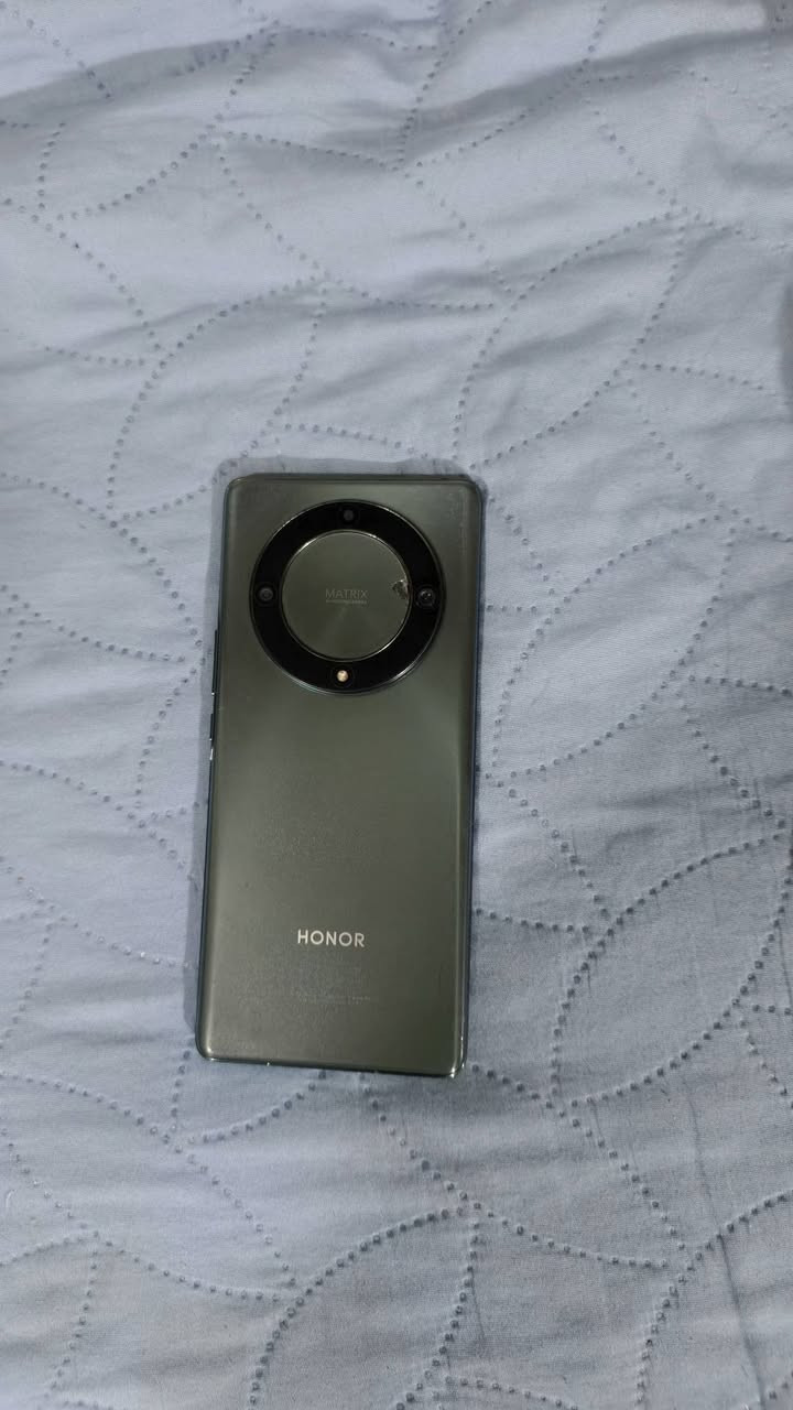 سلام عليكم للبيع او للمراوس ب ايفون ***********
