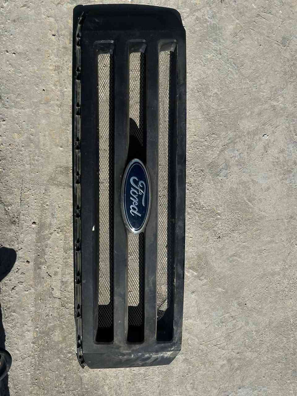 السلام عليكم
للبيع غراض فورد اكسبيديشن 
باب فورد اكسبيديشن 2012جهة السايق لون اسود السعر 250 الف
شباك نيكل اصلي 100 الف 
شباك اصلي مصبوغ اسود 75 الف 
شباك تجاري مكتوب كلمة فورد اسود 140 الف
مسجلات 2 سعر الواحد 50 الف
للاتصال ***********  بغداد مدينة الحرية متوفر وات ساب
