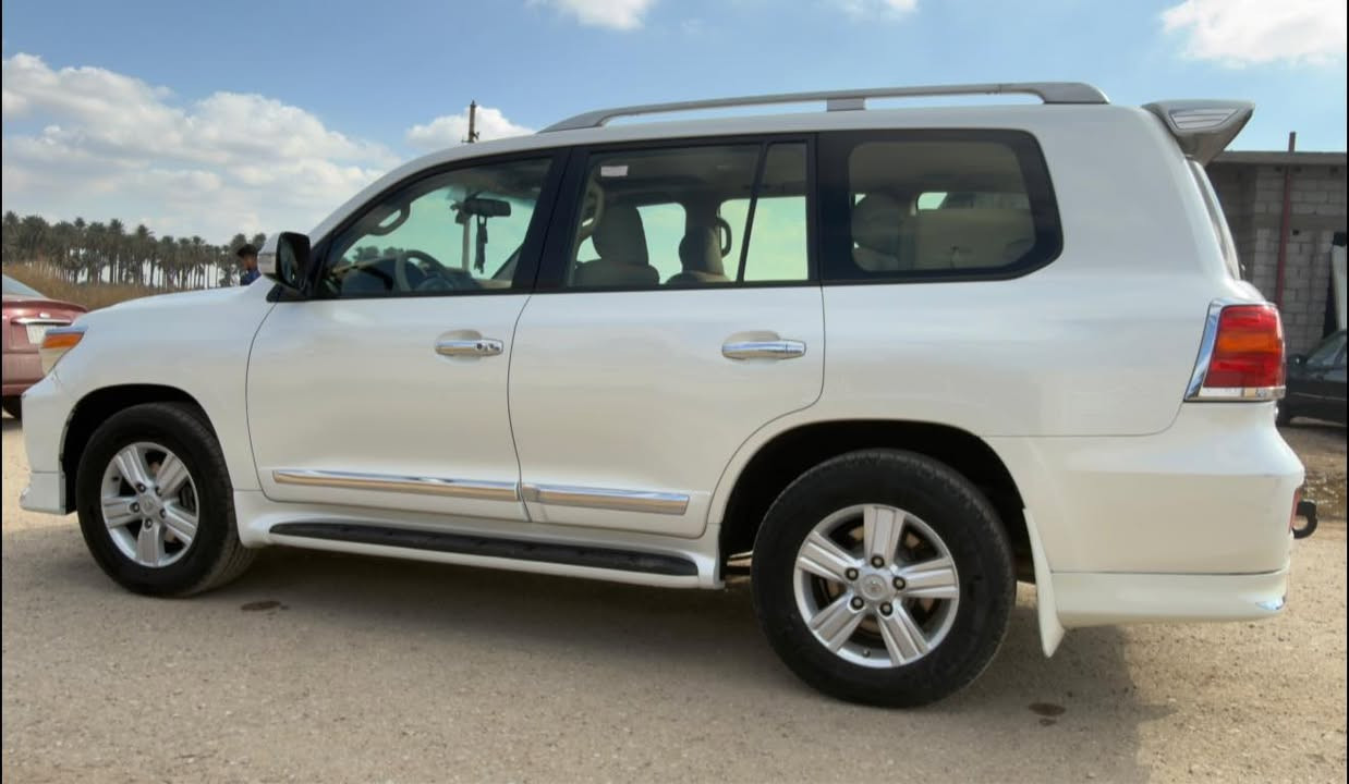 لاندكروز ٢٠١٣
ماشيه ١٦٧

بريم 

رقم بغداد 

6 سلندر 4000

مكفوله

حتى الدعاميات بلاديه 
فول موصفات 

كشنات جلد 
كشن ٣ دكم

كاميرات اماميه خلفيه حساسات
شاشه 
تحكم استيرن
ثلاجه 
مري قلاب
زراك لايت
هزه وسنويه ورقم جديد
وكل  موصفات البريم 
السعر ٣٦٠ وبيها مجال 

***********
