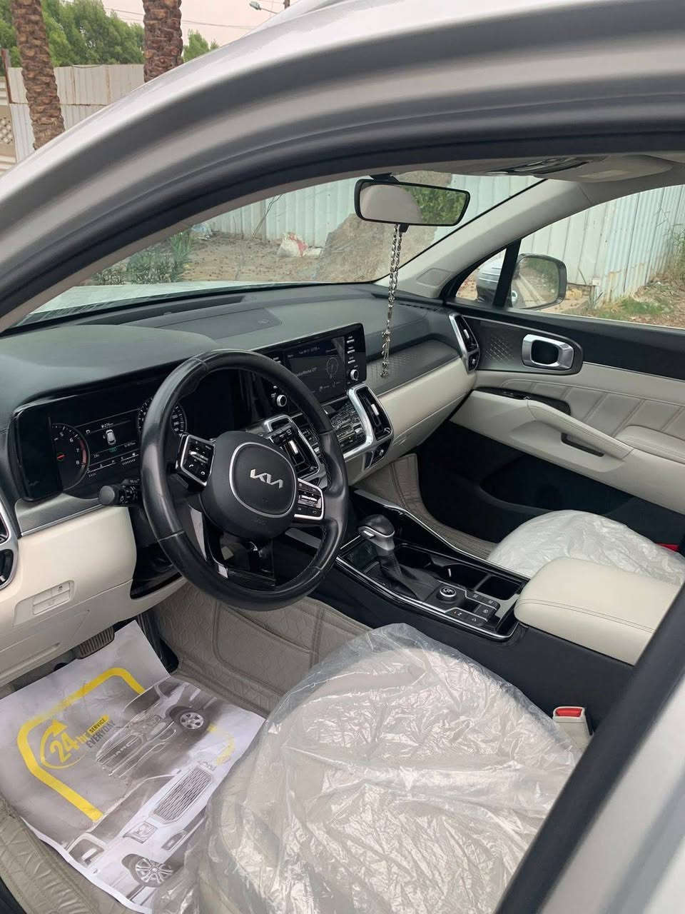 السلام عليكم سورنتو موديل 23 خليجيه مكفوله كفاله عامه السياره جديده بمعنى الكلمه فول مواصفات مكينه 2500 اربعه سلندر ما يحتاج اذكر المواصفات معروفه سياره رقمها اربيل باسمي سعر السياره 248 وبها مجال


**إذا كنت صاحب هذا الإعلان وتريد حذفه لأي سبب، رجاءا أرسل رسالة إلى الدعم الفني**