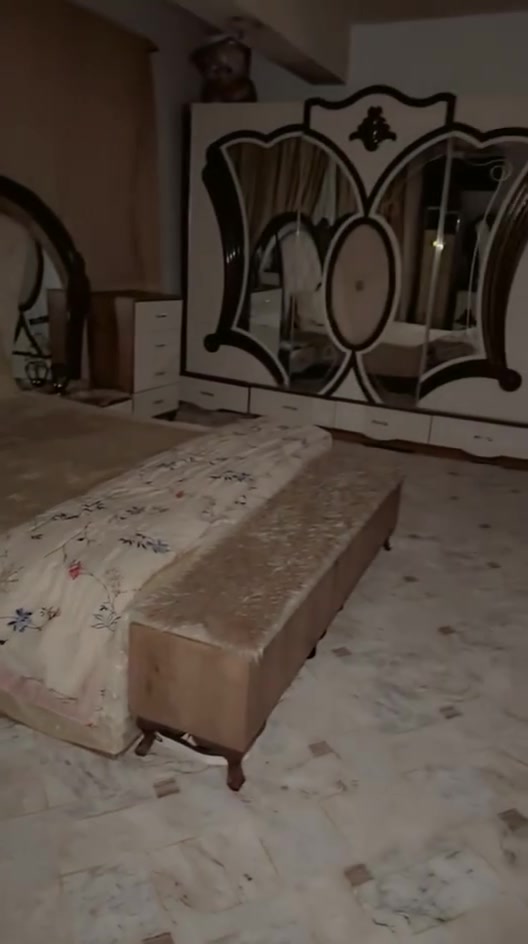سلام عليكم عندي غرفة نوم تركية غرفة جدا نظيفة آمنة الله مكفولة من كلشي في مشكلة بالسجه مال كنتور تتبدل سعرها ١٠ 
مكان بغداد الاستفسار ***********
