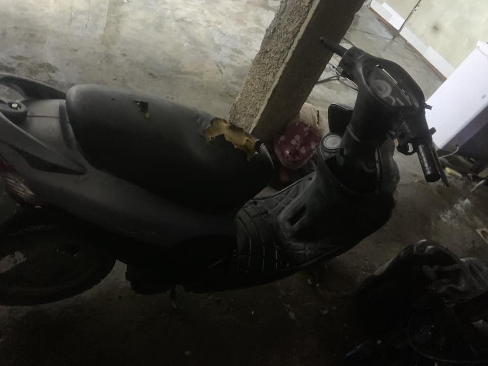 دراجه للبيع كوم حديد لحد يجي ويكلي شبيها ما بيها كوم حديد مادري اني دراجه نضيفه بس متروكه وما شاديها السعر 100 
رقم بس واتساب ***********
