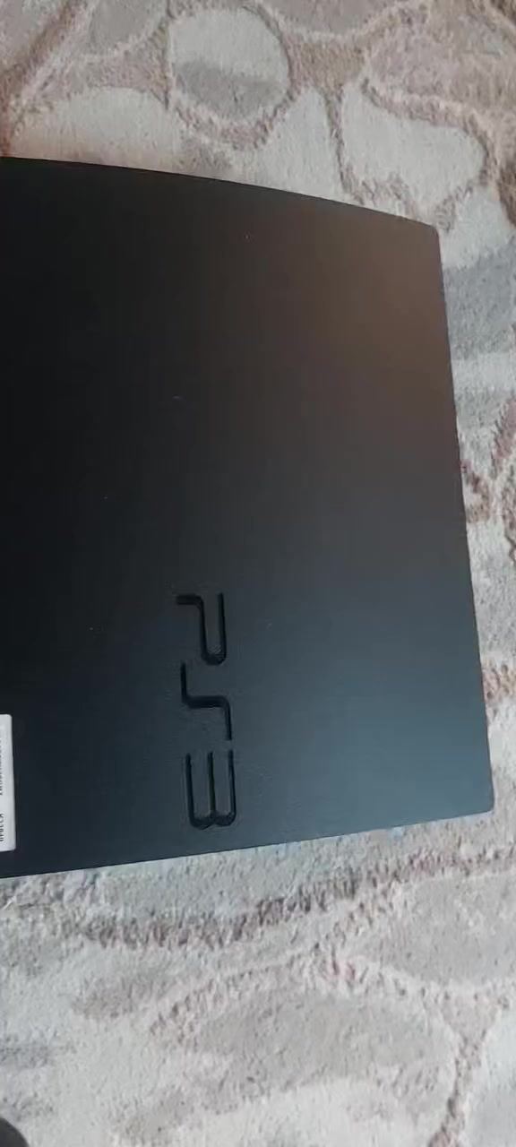 السلام عليكم  بلي3
لوك ستيكر مامفتوح شرط مع 4 يدات كلهن شغالات وحده منهم اصليه 
الذاكره528
 بالاضافه الكيبلات وواير الشحن اصليات  
بي نظام مكاتب يعني تنزل العاب عن طريق النت
من ضمن الالعاب الي بي  بيس2026 مع كول اول ديوتي بلاك اوبس 1 مهكره
وبي حساب تلعب اونلاين
جهاز كامل مكمل وفول نضافه شرط
سعر130 مكاني موصل
***********
