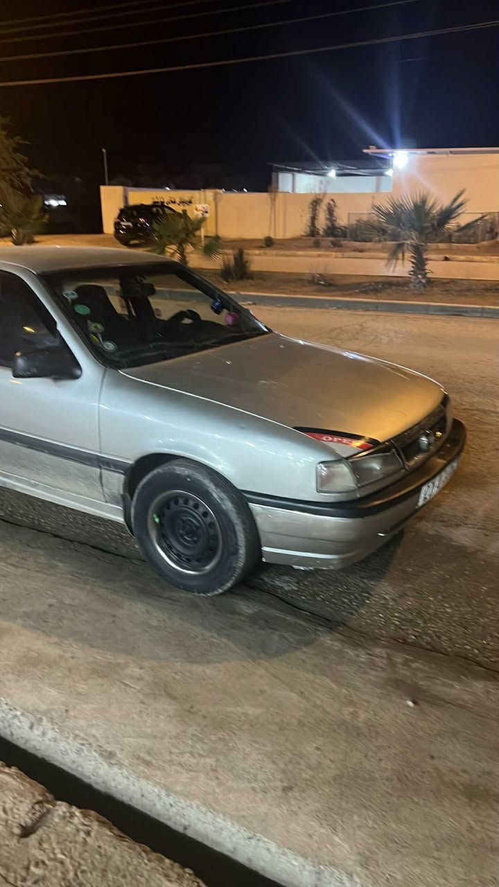 اوپل  فيكترا  موديل 90محرك 18سيارة جاهز رقم أربيل  جديد سنوية إلى 2030 سيارة بخ عام جمالية سيارة مو تكسى فقد عنوان بردرش رقم تلفون ***********
