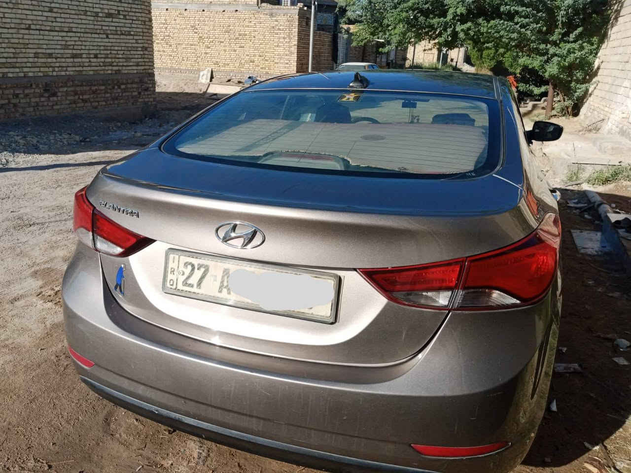 النترا مديل 2016 وراد امريكي حادثها مقدمه البنيد فقط 
السيارة ليبل واحد مكينه كير كفاله تبريد ثلج .تخم تاير جدد 
ماشية 100الف فقط محرك 2000دوش.كير AT .جاهزه ماناقصه شي ومال جناي .السعر 125 وبيها مجال بسيط  
العنوان ذي قار سوق الشيوخ .للتواصل ***********
