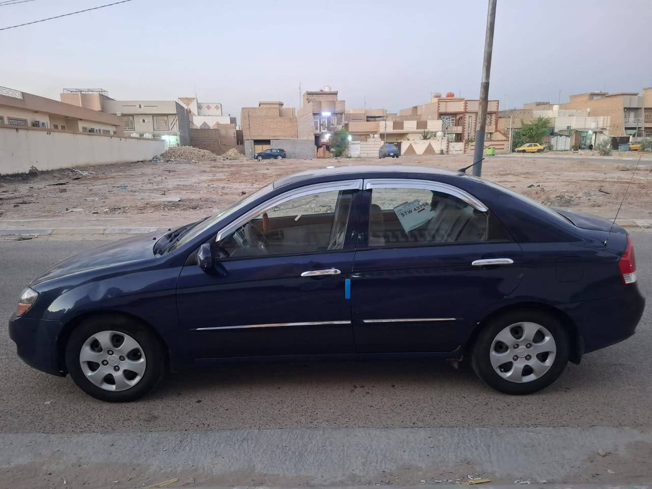 السلام عليكم سياره سبكتره موديل الفين و 7    رقم انكليزي بغداد  مصفره هيئه و غرامات مكفوله من ضربه كير محرك حداديه تخم تاير بل باكيت سياره نضيفه بسمي تحويل ثاني يوم سعر 75 و بيه مجال بسيط العنوان كربلاء حي الحر  رقم الهاتف ***********
