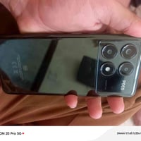 بوكو  x6  برو نظيف وكلشي بي شغال فقط فطر موضوع بشاشه ما ماثر على اللمس...
