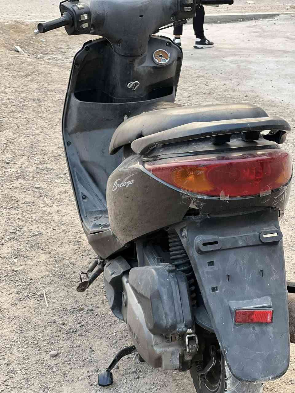 السلام عليكم إبريز 140  نضيفه وكامله فقط كابريتر بيه خربطه  السعر 375 وبيه مجال بسيط مكاني مدينة الصدر 
***********
