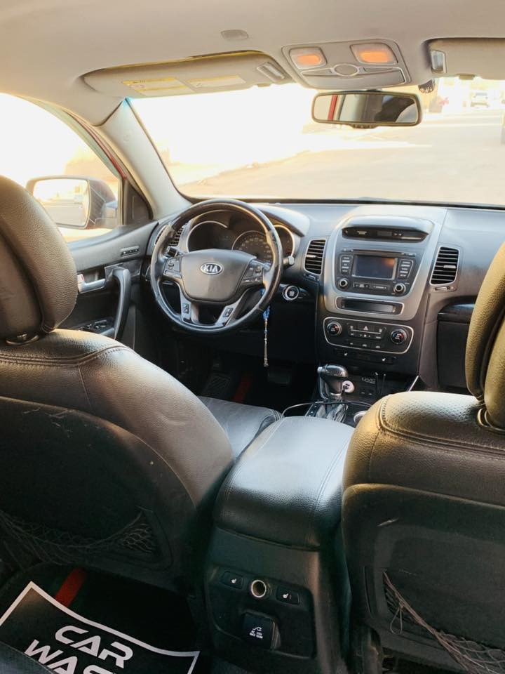 السلام عليكم للبيع كيا سورنتو موديل 2014 6 سلندر وارد امريكي فول مواصفات عدا الفتحة 4 قطع صبغ سونار موجود السعر 139 وبيها مجال  مكان بغداد للتفاصيل ***********
