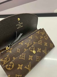 محفظة نسائية • ختم وكود • صنع بفرنسا