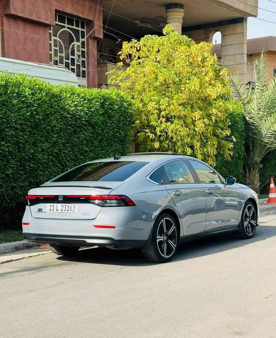 للبيع هوندا اكورد هايبرد موديل 2023
فئه sport:- مكينه 2000 هايبرد بصمه ابواب فتحه سقف رادارات اماميه وخلفيه وجانبيه  كراسي كهرباء  تشغيل عن بعد  شاشه كبيره كامره دواره تحكم ستيرن تحديد مسار اوتو هولد سايد بريك بصمه كار بلي

( ماشية 33 ) 
وارد امريكي حادثه فقط ربع  دعاميه اماميه سياره بدون صبغ 
وعلفحص وين ميحب المشتري
صور الحادث موجوده بلمنشور
السعر 220 وبيها مجال 
*********** اتصال 
*********** واتساب
