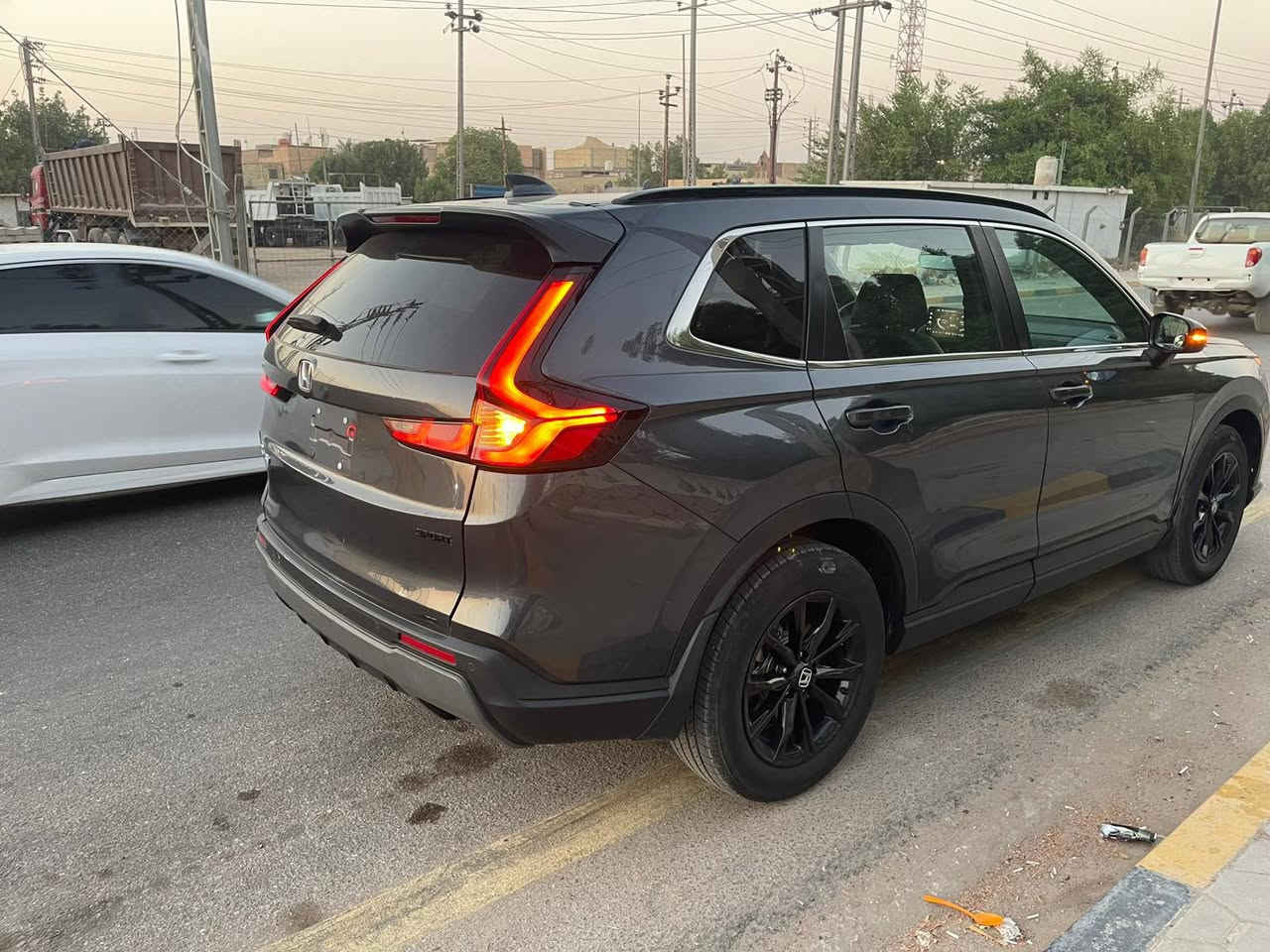 السلام عليكم هوندا crv  EXL 
موديل 24  وارد امريكي الضرر مرفق بالصور 
السياره جاهزه ومرقمه بغداد 
السعر 190
للأستفسار 
***********
