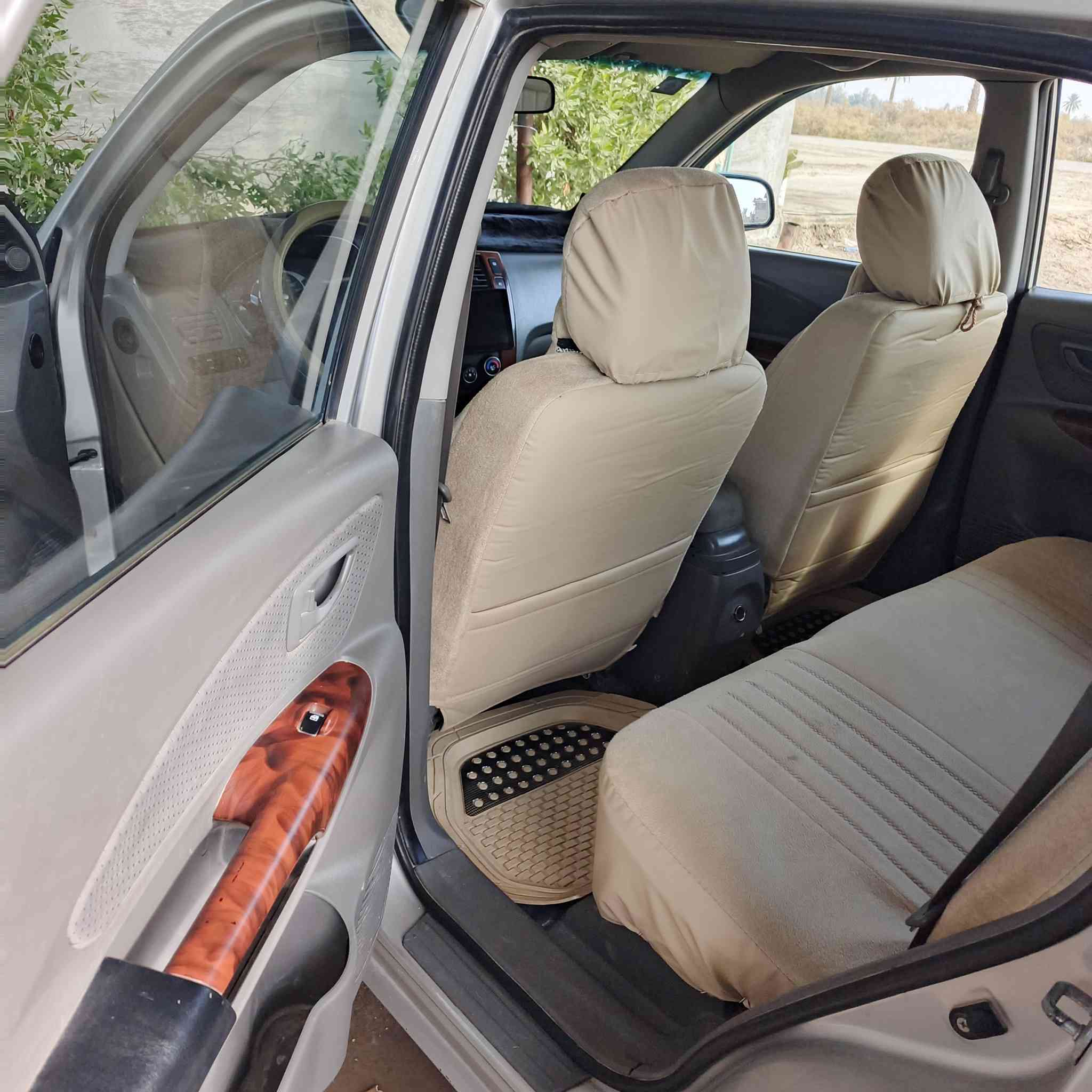 السلام عليكم 
توسان خليجي كفاله موديل 2009 رقم بغداد دولي محرك 2700 v6 
السعر 115 أوبيه مجال قليل 
مكان السياره بابل الحمزه الغربي 
رقم الهاتف ***********
