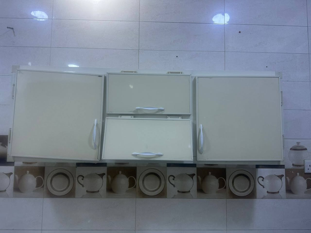 ثلاجه١٠٠مجمده٧٥غساله ٩٠مجمده٧٥قناني ٥٥الوحده فارغه رقمي***********
