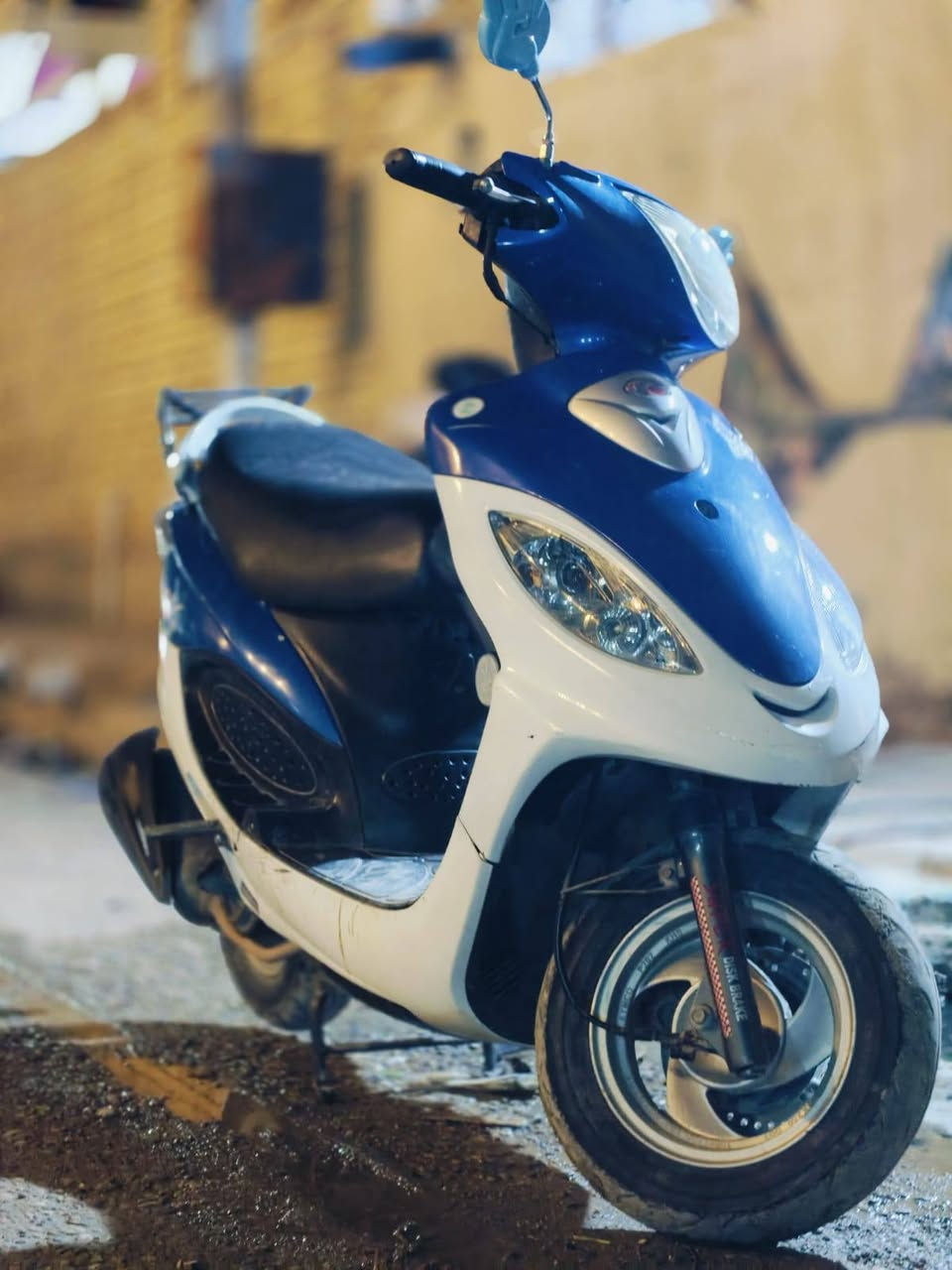 السلام عليكم .. كامكو للبيع موديل 19 مكفوله كفاله عامه صارلهه شهر نزلت من الرمبه السعر 950 وبيها مجال للشراي
.مكانها الشطره ***********
