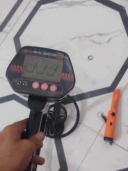 السلام عليكم جهاز كاشف المعادن للبيع واذ رقمي ***********
