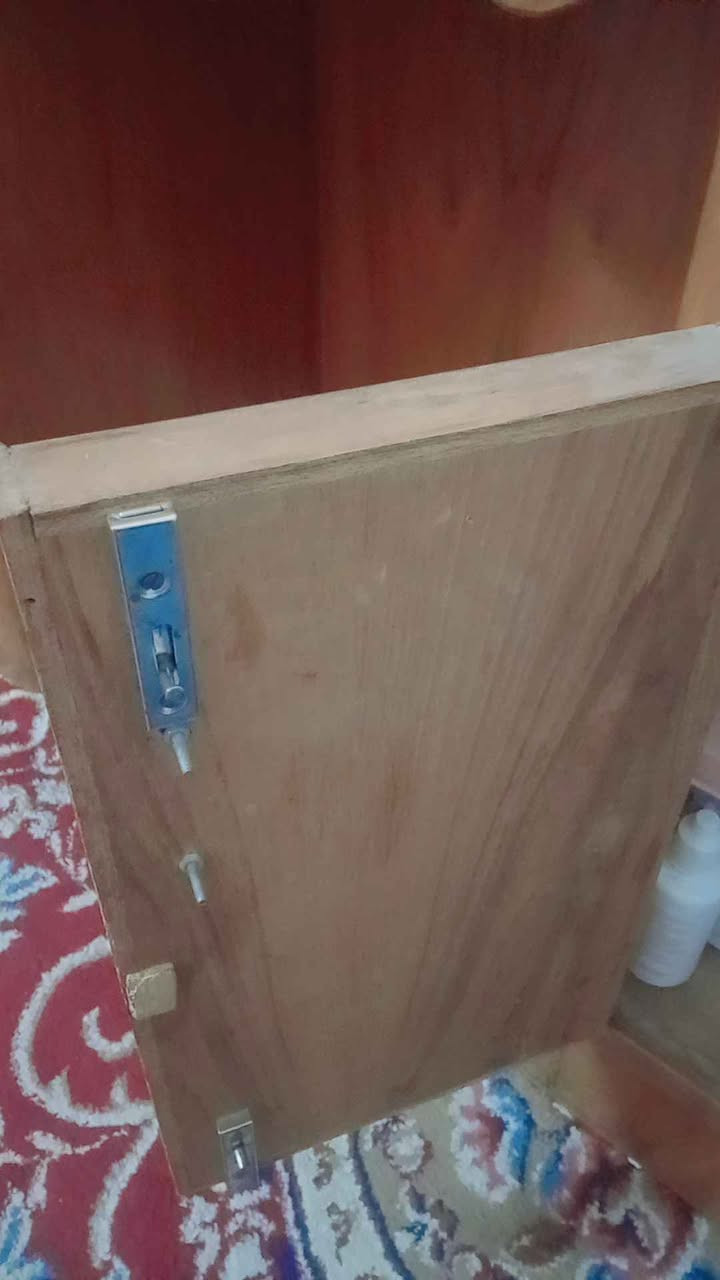 ميز مرايه جديد عوزة فقط صبغه م̷ـــِْن فوك تسكام الاصلي مو سوكي قيم سعرة واخذة النجف, العراق


**إذا كنت صاحب هذا الإعلان وتريد حذفه لأي سبب، رجاءا أرسل رسالة إلى الدعم الفني**