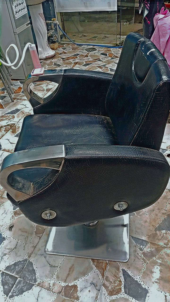 ثنين كراسي للبيع ب٥٠٠وبيهن مجال الاستفسار ***********
