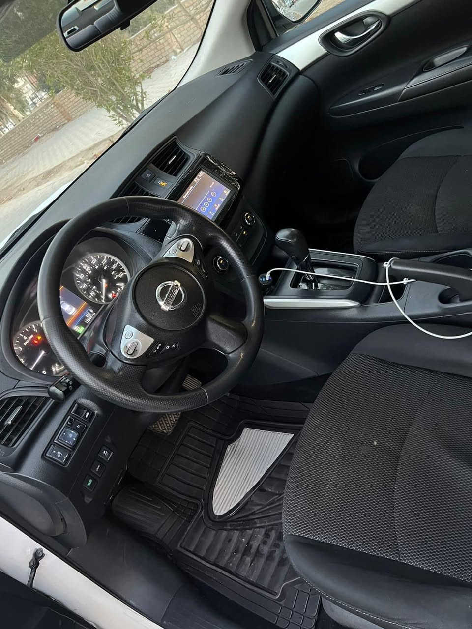 السلام عليكم
للبيع نيسان سنترا 2019 sv
باسمي رقم بابل تحويل ثاني يوم 
بيع مستعجل 100 ورقه قفل  
***********
