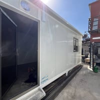 عرض خاص كرفان ٦  / ٣ باب + شباك ألمنيوم ®️   تاسيس كهرباء سعودي المنشأ...