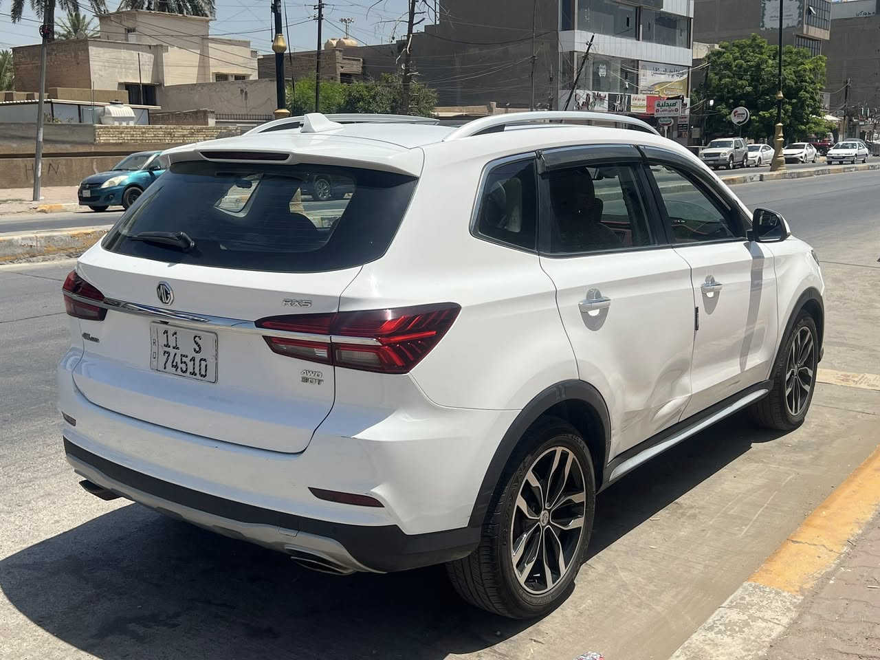 السلام عليكم MG RX5 موديل 2022 رقم بغداد بأسمي
بيها حادث بالبدنه الاماميه وبيها قطع صبغ ايرباك الدشبول والستيرن ممصلحات 
ابيع صبغ حزام بس هيه مو حزام ماشيه 138 الف 
فول مواصفات 1/1 محرك 2000 تيربو تبريد قطعتين 
بنوراما صندوق كهرباء شاشه كبيره مري شفط سبورت 
كشن جلد كهرباء 
مكان السيارة بغداد الصليخ السعر 86 ورقه وبيها مجال

*********** 
***********
