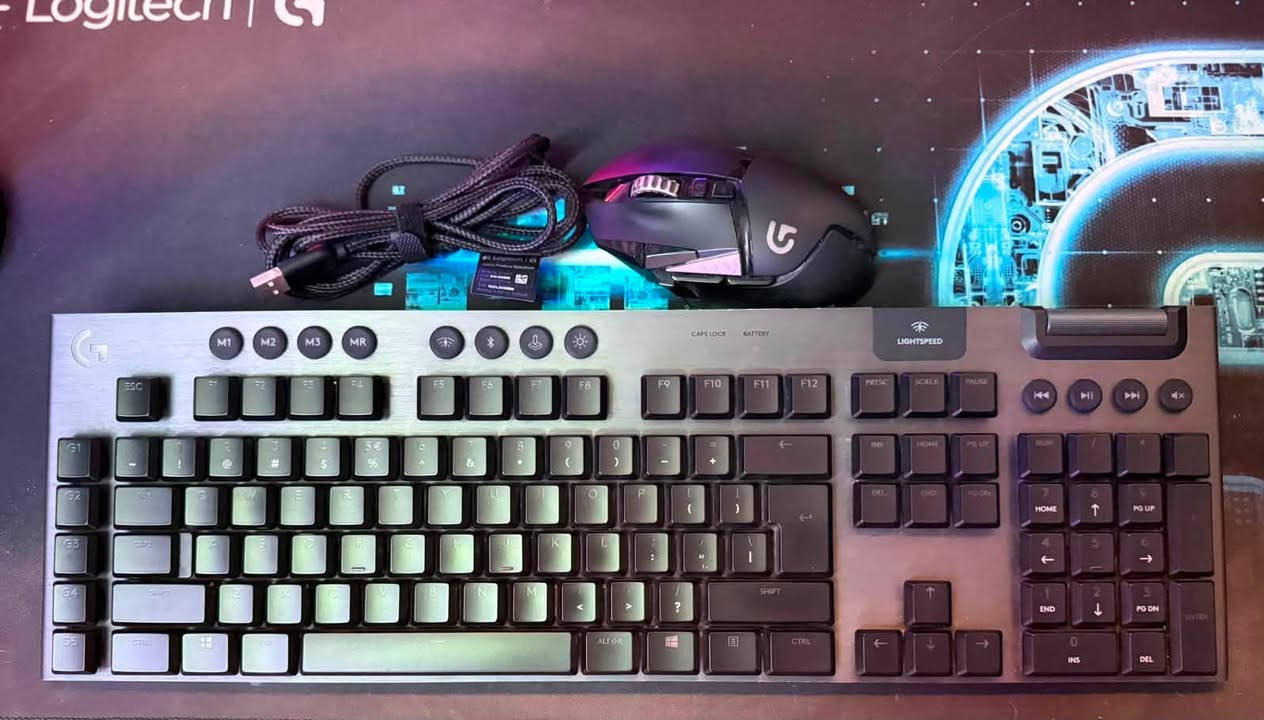 🎮 للبيع أجهزة Gaming احترافية 🎮

⌨️ Logitech G915 LIGHTSPEED Wireless Mechanical Keyboard

* Full Size
* لاسلكي LIGHTSPEED + Bluetooth
* البطارية ممتازة وتدوم لفترة طويلة
* جميع الأزرار تعمل 100%
* الدونكل الأصلي موجود
* الكيبل الأصلي موجود
* بدون علبة

🖱️ Logitech G502 Gaming Mouse (Wired)

* نسخة سلكية (كيبل)
* بحالة ممتازة
* جميع الأزرار تعمل 100%
* بدون علبة

⌨️ Fantech MAXFIT67 RGB Mechanical Keyboard

* ميكانيكي RGB
* Hot-Swappable
* بحالة نظيفة جدًا
* جميع الأزرار تعمل 100%
* بدون علبة

✅ جميع الأجهزة أصلية.
✅ الاستخدام شخصي.
✅ لا توجد أي مشاكل فنية.
✅ جاهزة للاستخدام مباشرة.

💰 الأسعار:

* Logitech G915: 135,000 دينار
* Logitech G502 (Wired): 55,000 دينار
* Fantech MAXFIT67 RGB: 70,000 دينار

🎁 سعر المجموعة كاملة: 260,000 دينار عراقي (قابل للتفاوض بالمعقول).

📍 الموقع: السليمانية (يوجد توصيل)
📩 للتواصل: خاص


**إذا كنت صاحب هذا الإعلان وتريد حذفه لأي سبب، رجاءا أرسل رسالة إلى الدعم الفني**