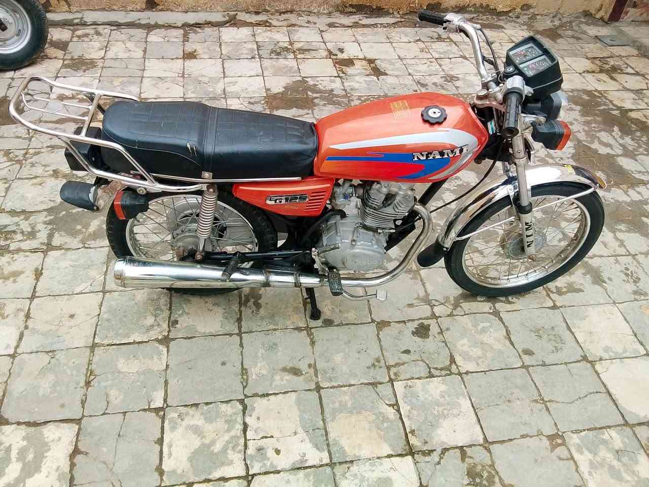 السلام عليكم
دراجه أربعه گير للبيع أوراق أصولي دراجه جاهزه ما بيهه أي نقص كهربائيات شغاله مكينه خير من الله الشراي يتصل وآني خادم ***********
