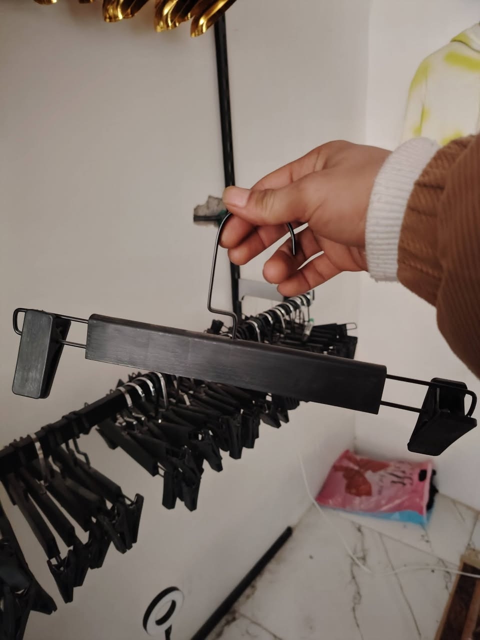 السلام عليكم عندي غراض مال محل للبيع لعبات عدد2 جاهزات  1رسمي تعاليك الون الاصفر. 150 ومال بجيم تقريبا 50 استاندات بجايم عدد 2 مكاني ديالى ***********
