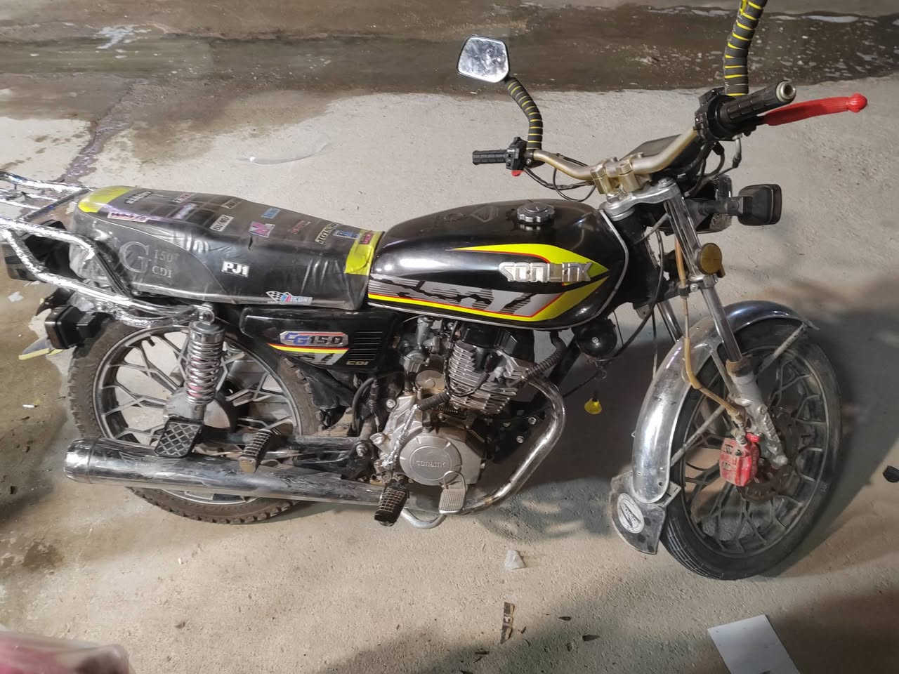 للبيع موديل 20 ورقه وحده بدون كمرك السعر قيم بل يحبه الله مراوس حسب القناعه  للاستفسار *********** المكان الرمادي الشراع
