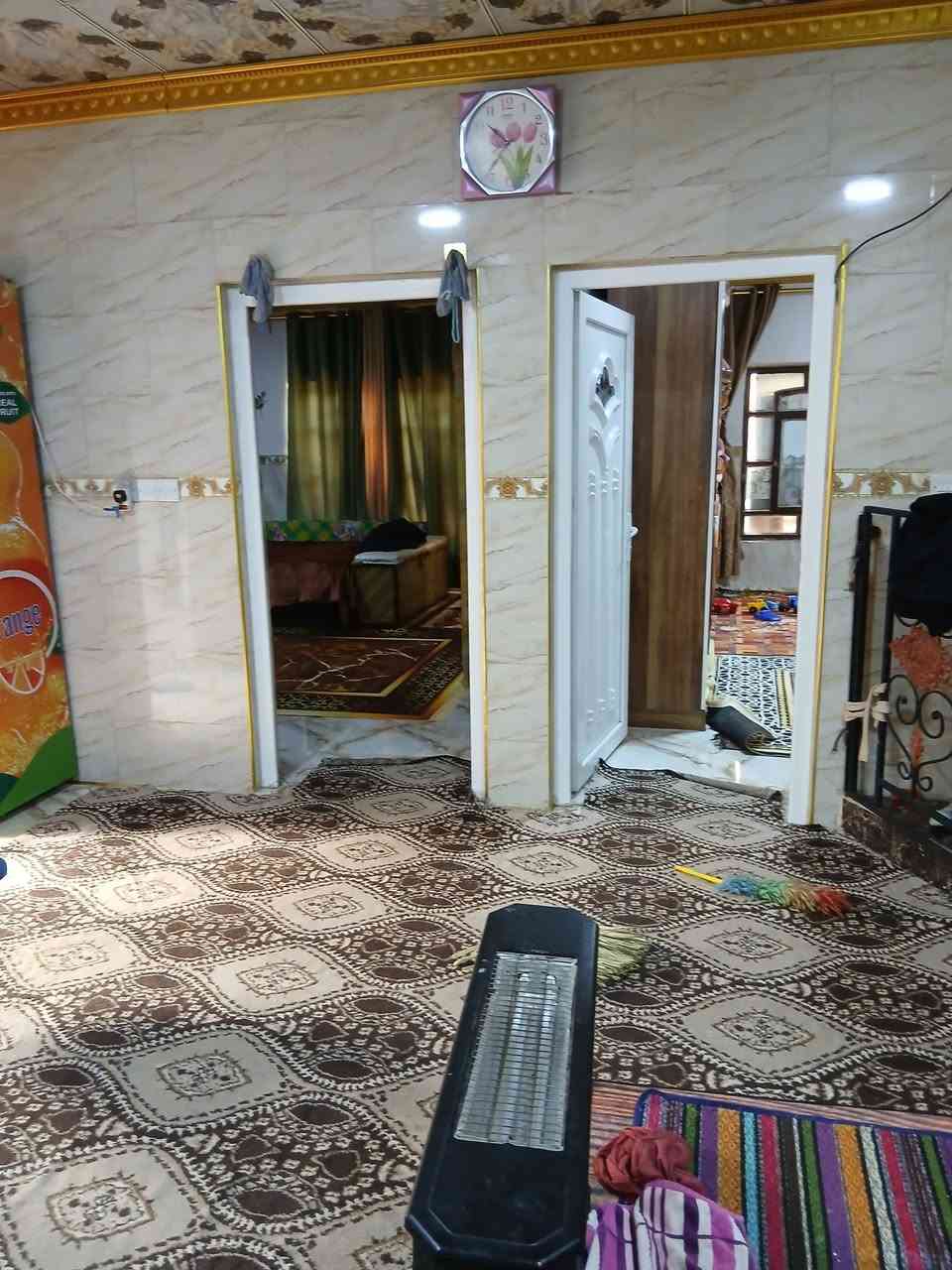 السلام عليكم بيت في تقاطع القدس دور الزراعة قرية عداي مساحة ٢٧٠ قاطين ٤ غرف نوم صحيات فوق و جوة كاملة شارع تبليط طابو زراعي سند ٢٥ للستفسار اكثر اتصال ***********
