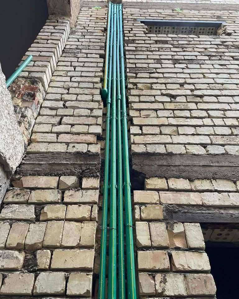 السلام عليكم 
ورجعنا لشغل من جديد بعد فتره الانقطاع الالتزام با الدوام 
ماء مجاري كهرباء وتشطيب دور سيراميك ماء صبغ  كهرباء 
جانب من اعمالنا السابقه للعمل والاستفسارات ***********
ملاحظه عملنا اشراف مهندس مختص مبالغ العمل بعد الانهاء والفحص
