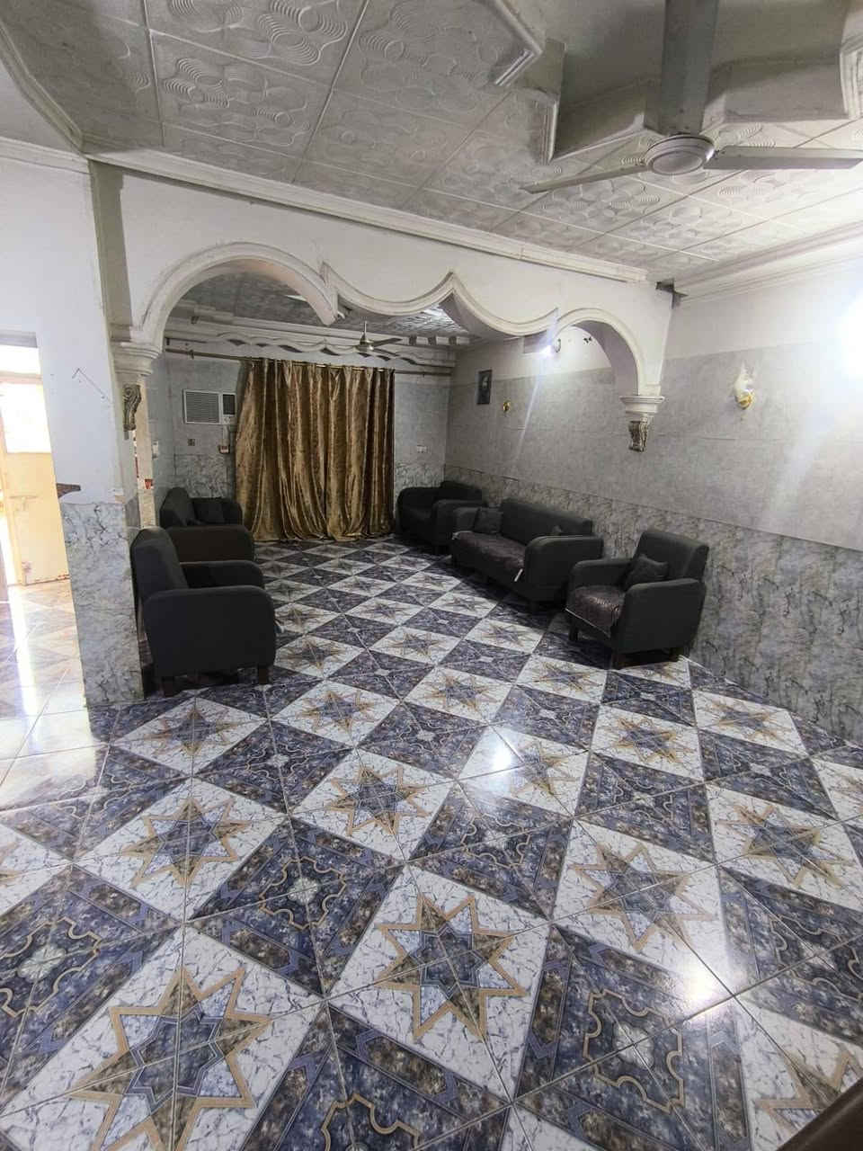 بيت للبيع – فرصة مميزة
📍 الموقع:
الحر، مقابل مدرسة العنبة، على شارع رئيسي وبموقع تجاري مميز، مجاور حبيب وإخوانه للإنشائيات.
📐 المساحة:
200 متر مربع.
🏠 مواصفات البيت:
✅ طابقين.
✅ 5 غرف نوم.
✅ غرفة استقبال.
✅ صالة.
✅ مطبخ.
✅ حمامان (علوي وسفلي).
✅ كراج.
✅ محل تجاري.
💰 السعر:

📞 للاستفسار والتواصل:
***********
***********
