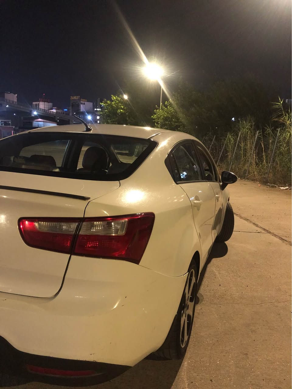 ‎كيا ريو ٢٠١٢
بي دعم بي صبخ
مكينه ١٦مرغوب
كوشن جلد قهوائي 
موبايل:***********
دهوك‎ دهوك, العراق
