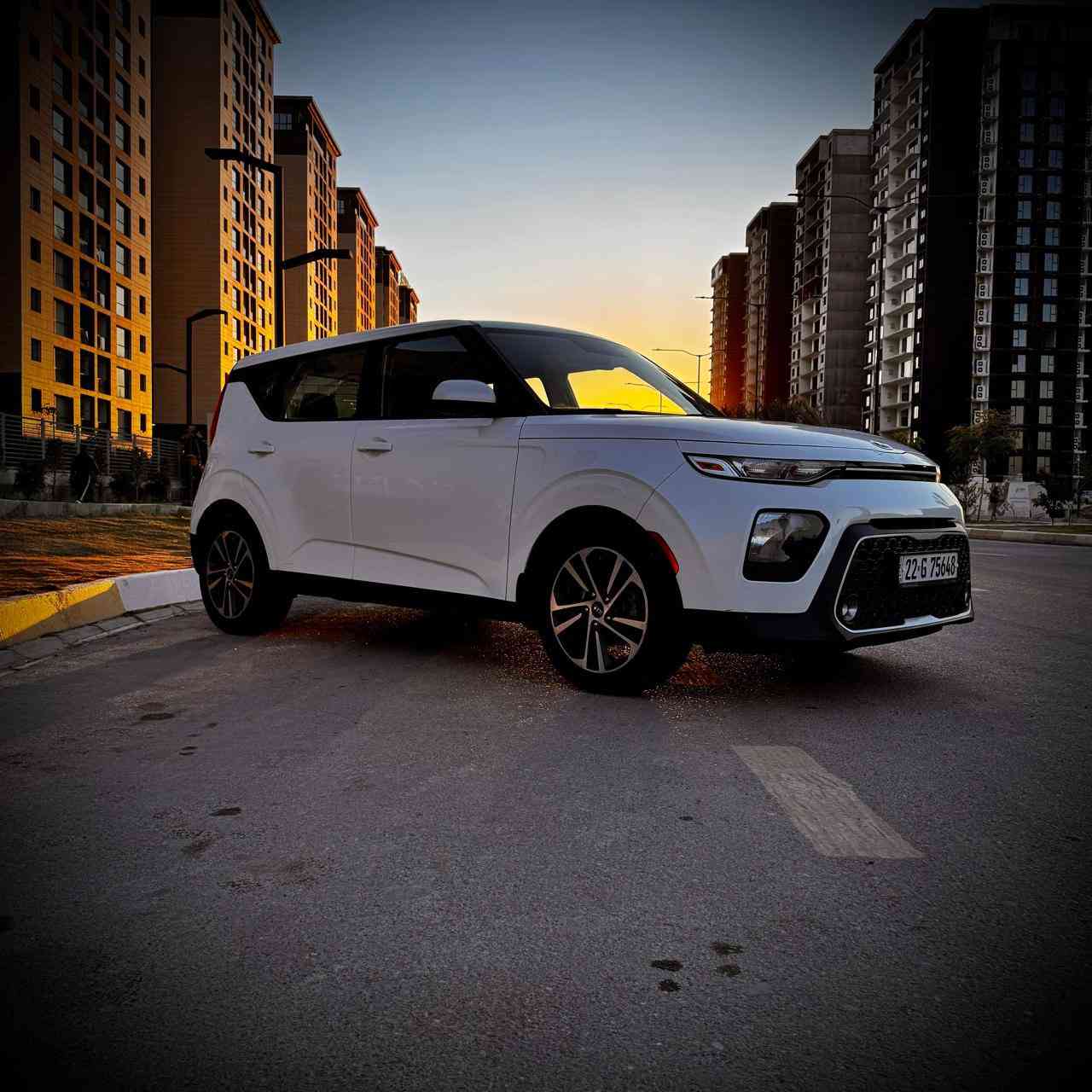 السلام عليكم
كيا صول للبيع موديل 2020 
رقم وهزه جديد 
مواصفات
شاشه/تحكم/كاميرا /محرك 2000 دوش حادث جاملغ امامي فقط بدون دواخل 
ايرباك دركة فقط 
السعر 137 مجال بسيط 
0788 820 9922 
مكان السياره حي الجهاد
