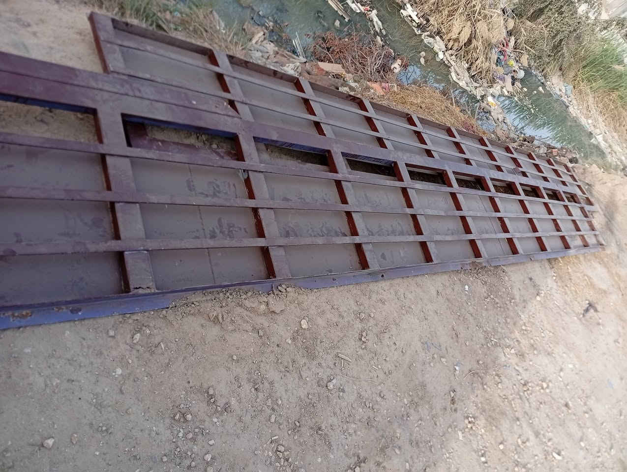 محجر للبيع مال هينو
طول سته وربع مكانه بالحله 
مكلف بالنشر خابر ***********
