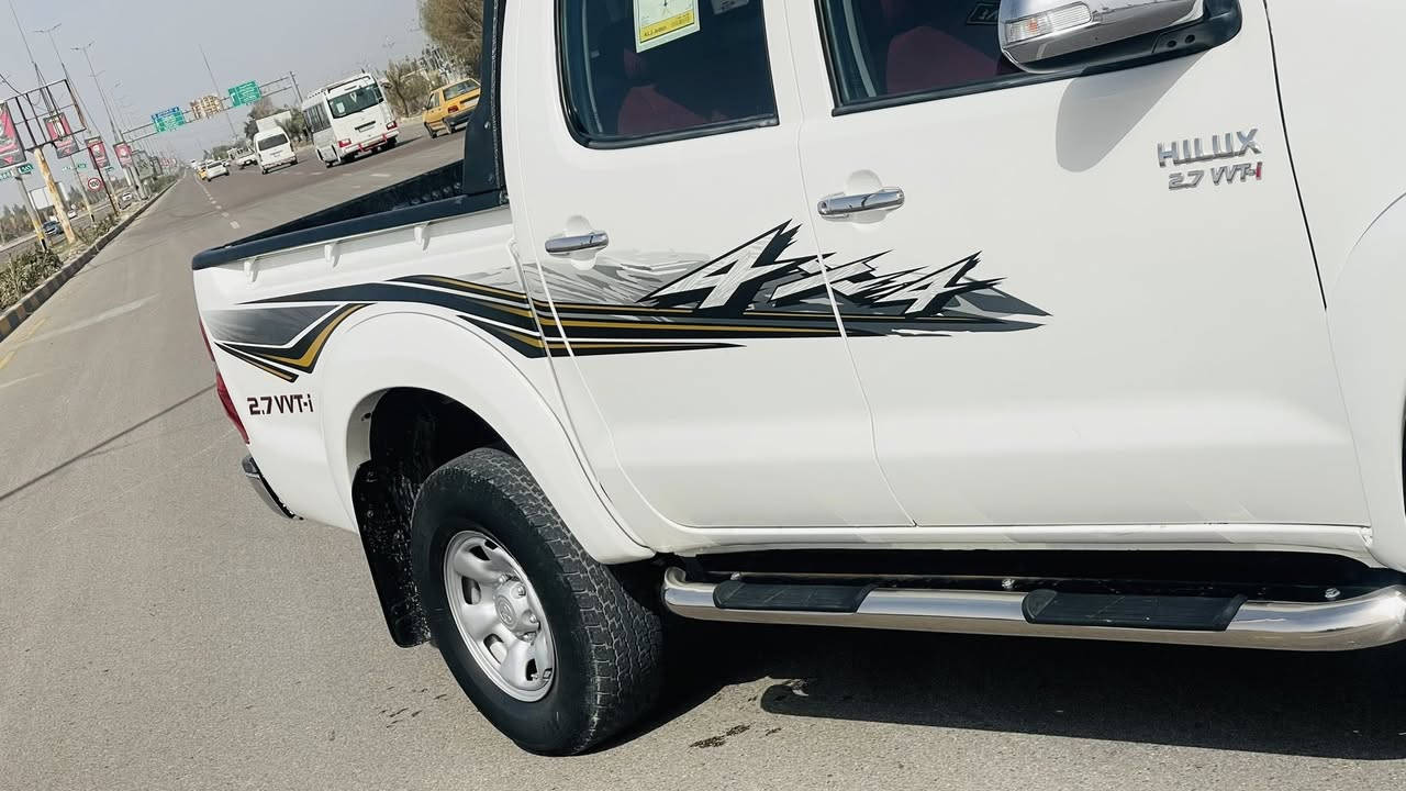 سلام عليكم فور ويل 13 كفاله عامه حتا من شخط رقم شمالي سنويه وهزه جديد سياره ماشيه قليل سبير منازل كير عادي شركه جيهان سياره جديده جداً كلها وضع شركه شرط تحويل مكاني كربلاء طريق نجف شراي يتصل ***********
