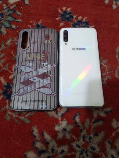 السلام عليكم تلفون  A50 مبدل شاشه المبايل نسخت الي يجي لونين لون ابيض و ازرك ذاكره 128 يشغل 60فريم التلفون كلشي مابي كله شغال السعر 100او بي مجال للطيبين او حك والجيه الي شراي يراسلني خاص سبب البيع عندي صار ضرف قوي 😞


**إذا كنت صاحب هذا الإعلان وتريد حذفه لأي سبب، رجاءا أرسل رسالة إلى الدعم الفني**