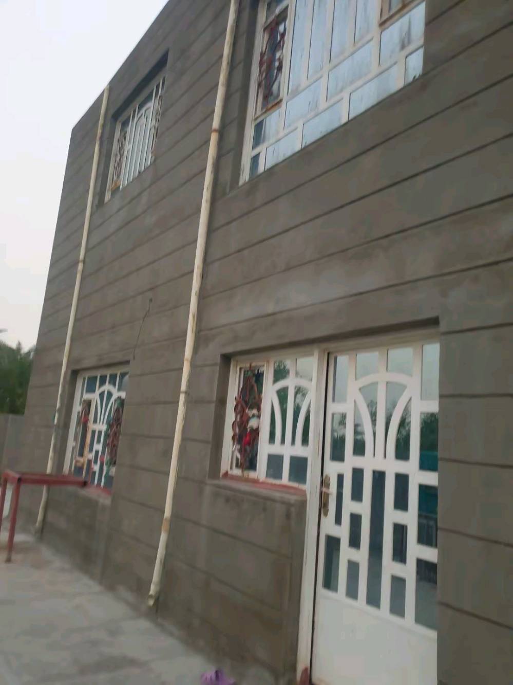 خلفة لبخ درجة اولى سمنت جص بورك 
متواجد الديوانيه ومحافظات اخرى حسب الاتفاق