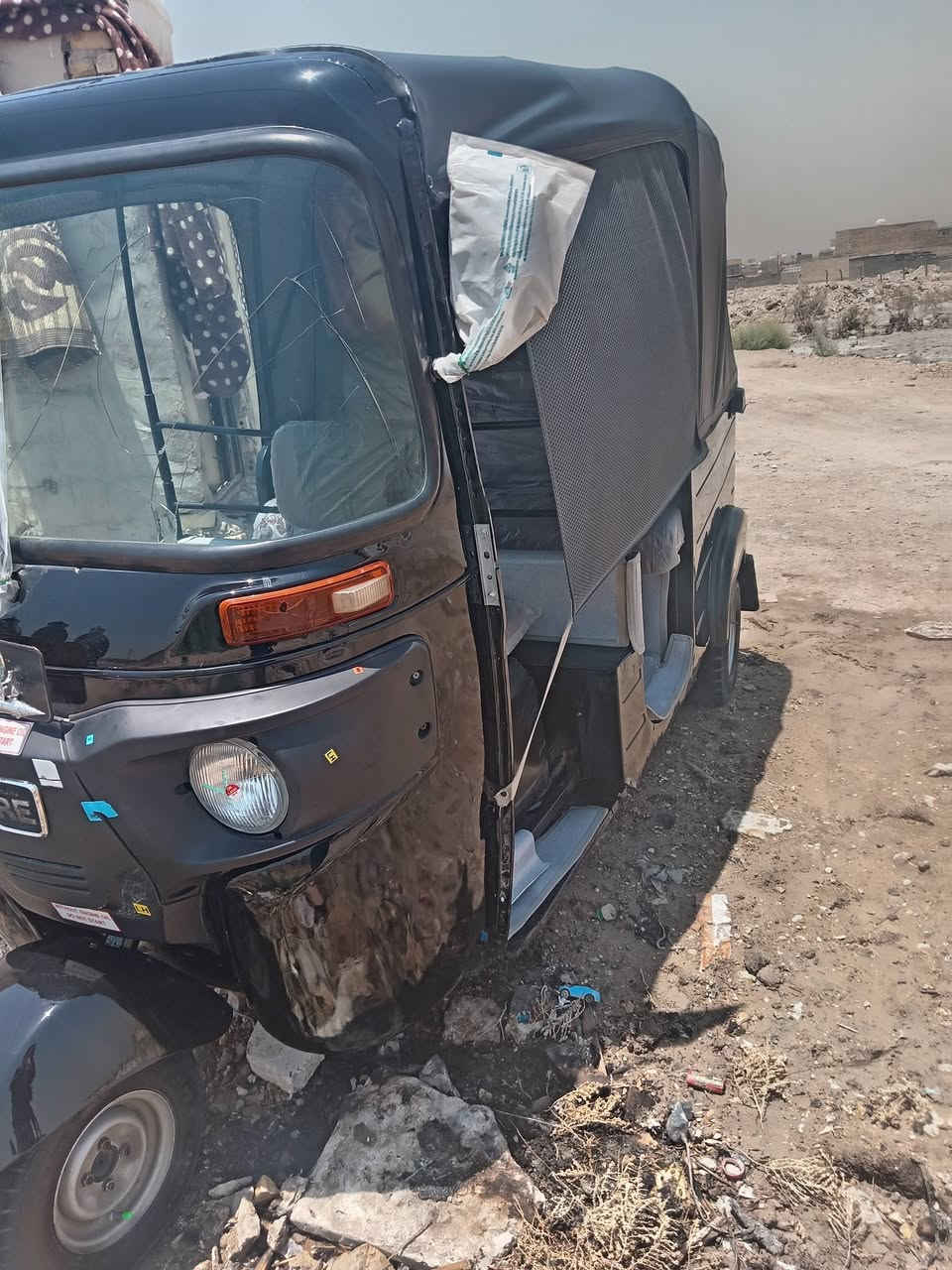 سلام عليكم شباب تكتك تفاصل داخل الفديو  سعر 5500 يعني خمسه مليون و خمس ميه بي مجال قليل الاستفسار *********** عل فيس ما موجود المكان بغداد مدينه الصدر الدسيم

