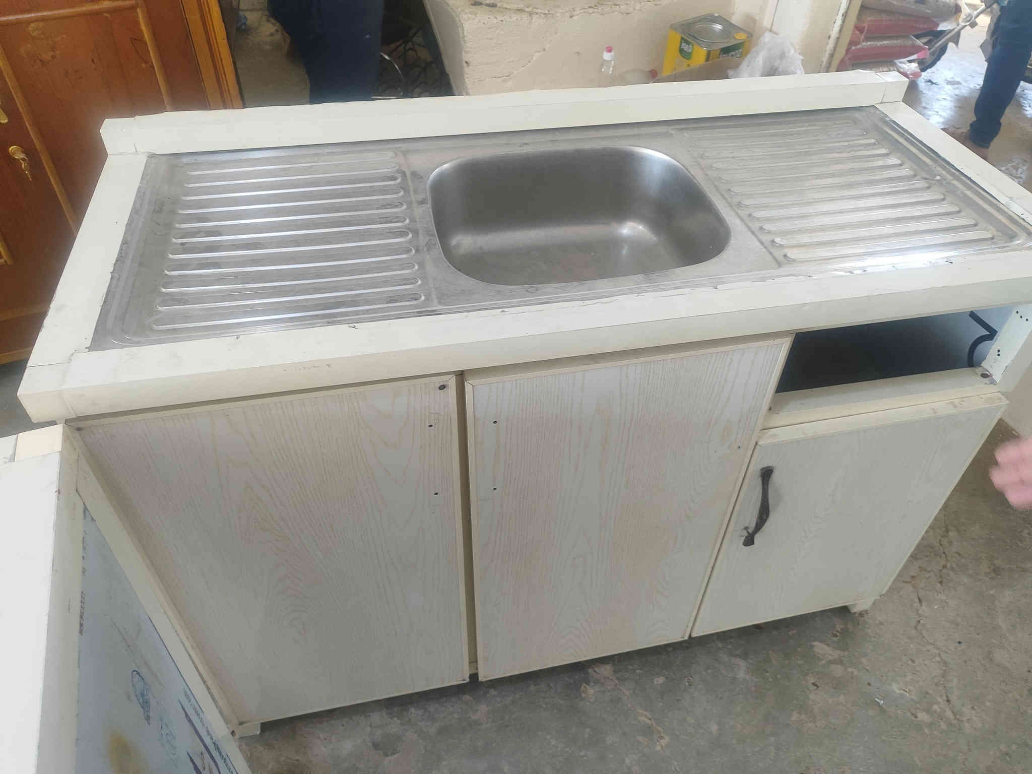 وجبه جديده للبيع المواد المنزلية المستخدمة
(البالة) الكاونترات بسعر جمله واليريد فصال هم موجود ( البيع نقد او اقصاد ) محلات (ليث ال سطام) 
ناحية الشورة بالقرب من خزان الماء  الرقم ***********
