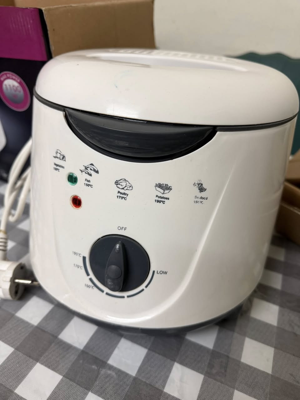 قلاية زيتيه وقلاية هوائيه استخدام ع مره وحده نضيفات ثنينهم


**إذا كنت صاحب هذا الإعلان وتريد حذفه لأي سبب، رجاءا أرسل رسالة إلى الدعم الفني**