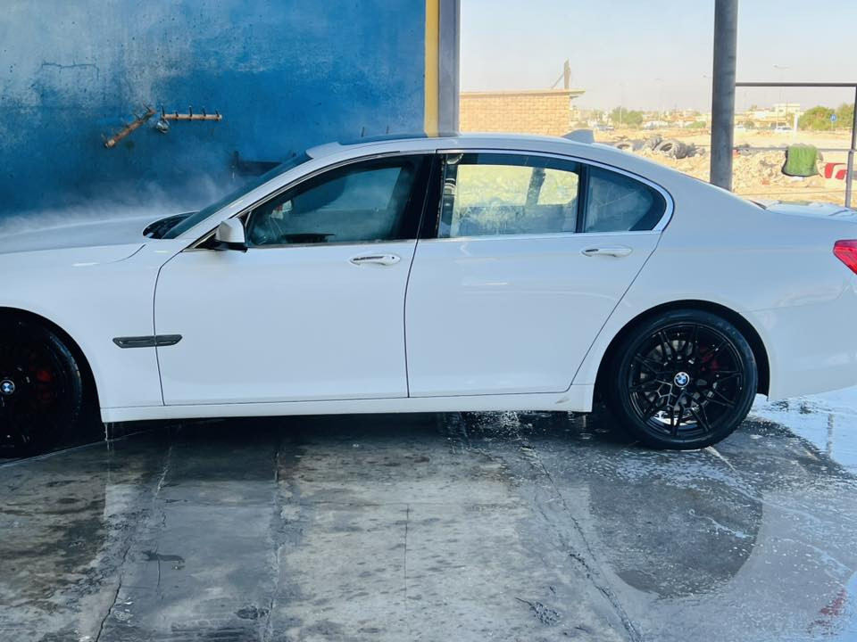 730i وكاله عروش خليجي بدون حادث    السعر ١٦٠ بسبب ضرف مالي اتصال***********F01 موديل ٢٠١٢
