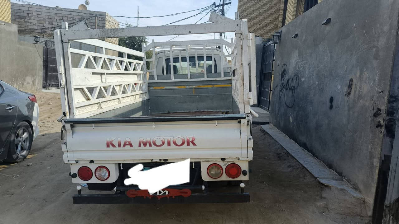 سلام عليكم كيا بنكو للبيع او مراوس سياره صالون سياره نضيفه بمعنه لكلمه تدفئه تبريد سياره رقم انكليزي باسمي كهربائيات كله شغاله ولفحص موجود وي صور السعر 110وبيه مجال لشراي العنوان ناصريه وهاذه رقمي ‏‪***********‬‏
