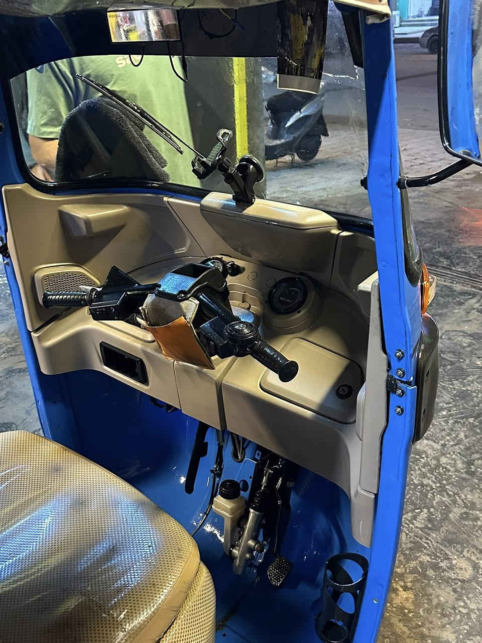 سلام عليكم  تكتك (موديل ٢٠٢٢ شهر ١١ ) 
مرقمه (الوحة والسنويه ديالئ )تحويل ثاني يوم 
تكتك مكفوله كفاله عامة 
مكينه كفاله سبانه مامدود عليه 
مكاني ديالئ بعقوبه  
للستفسار ***********
