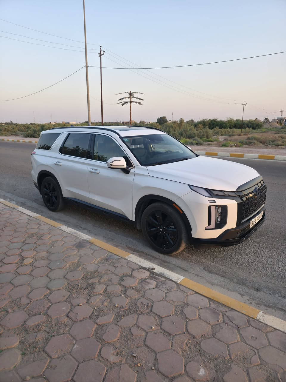 بلسايد اللون ابيض 2023 - بغداد فئة XRT حجم المحرك 3800
المسافه (61) كم الحادث قبق الجنطه فقط وموضح بالصوره مع السونار

7 راكب كشنات منفصل كشنات امامي كهربائي مع تدفئه

فتحت سقف تبريد ثلاث خانات رادار امامي وخلفي وكامره وحساسي خلفي..

السعر 310
***********
