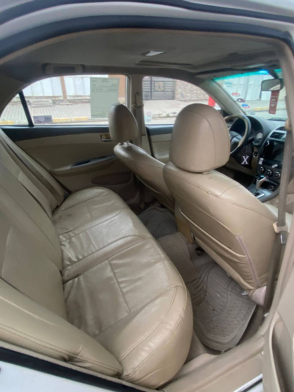 السلام عليكم بي واي دي البيع سيارة موديل 2014 سيارة كلش حلوه رقم سليمانيه شرط تحويل  انكليزي سيارة فول بصمه شاشة كأمره تحكم ستيرن داخل جلد بصمت ابواب اشاير بل مري خمسه ويل كب سياره محرك 1800 ماشاءالله تبريد ثلج  سياره كلش حلوه سيارة  محرك صدر تايرات باتري بيها طخه خفيفه جاملغ سايق خلفي عل كد كارت او باب سكن او خلفي سكن ربع صبغ فقط  كلش حلوه وجاهزه مابيه ي نقص السعر 62  مكان سيارة كركوك حي عسكريه *********** كركوك, العراق
