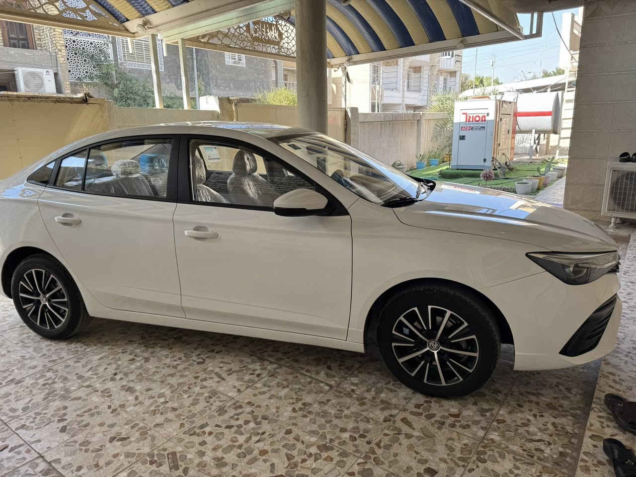 السلام عليكم ام جي 5  موديل ٢٠٢٥ بضمان الوكاله ماشيه ١٠ الاف كيلو بصمه شاشه حساس خلفي تبريد قطعتين مكينه ١٥٠٠ دبل نوزل نعومه فووووول كفاله من كلشي رقم واسط باسمي السياره بالكوت السعر ١٢٥$ ***********
